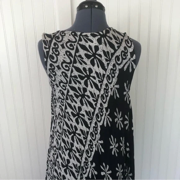 Vintage Black and White Beach Coverup Funky Pattern Maxi Dress Asymmetrical Hem - Picture 5 of 11